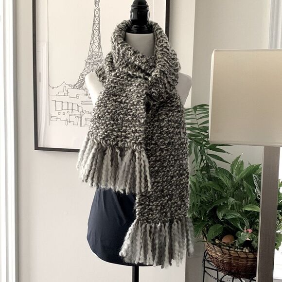 🧶Wool Blend Scarf Unisex Grey and White - Picture 5 of 8